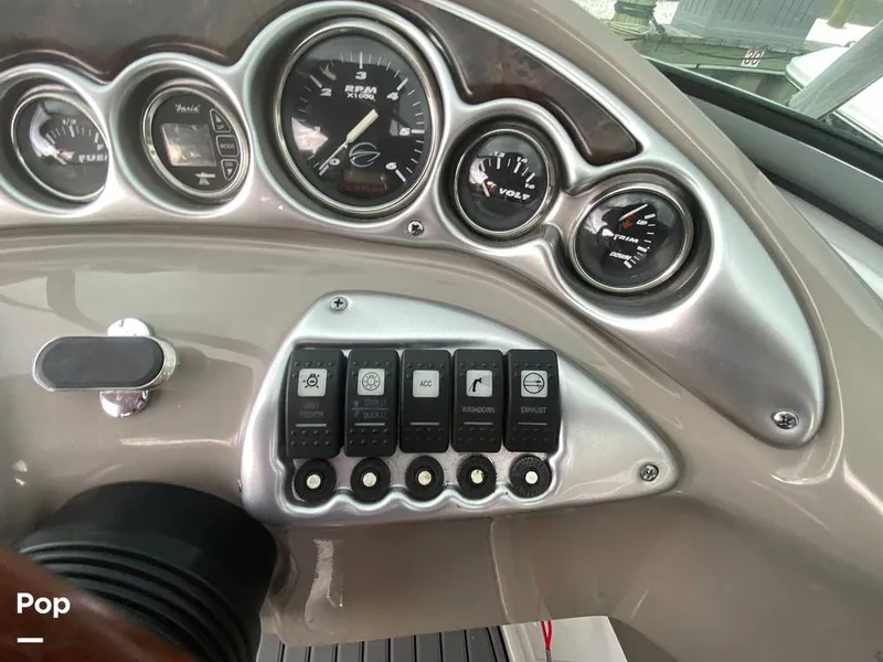 Slide: The Image of Crownline Boats 240 EX 2005 - 15698717