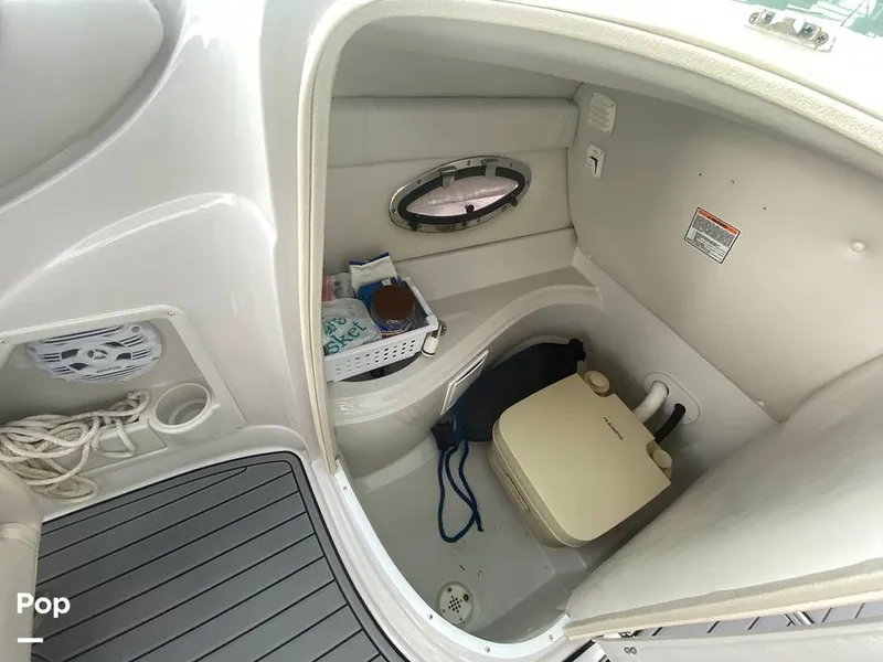 Slide: The Image of Crownline Boats 240 EX 2005 - 15698721