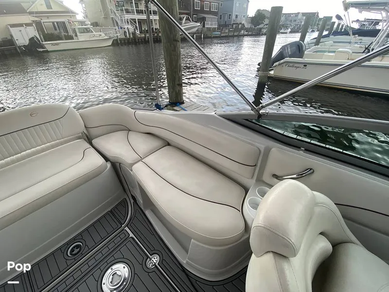 Slide: The Image of Crownline Boats 240 EX 2005 - 15698723