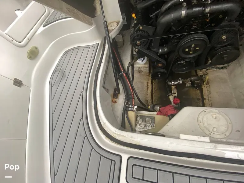 Slide: The Image of Crownline Boats 240 EX 2005 - 15698734