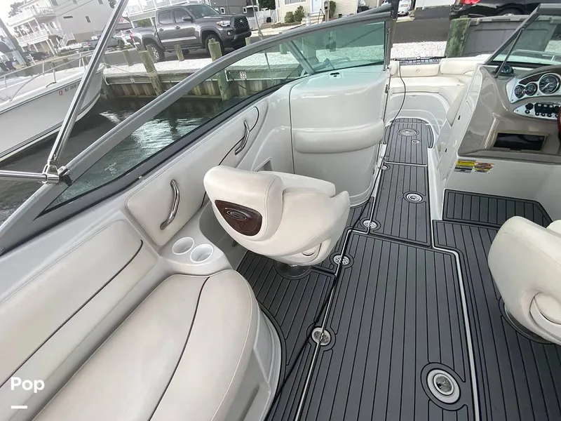 Slide: The Image of Crownline Boats 240 EX 2005 - 15698738