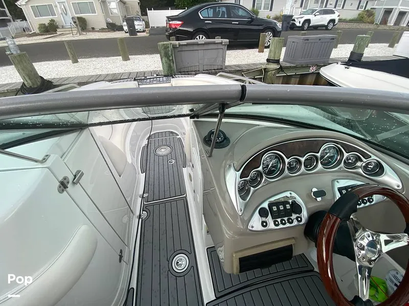 Slide: The Image of Crownline Boats 240 EX 2005 - 15698740