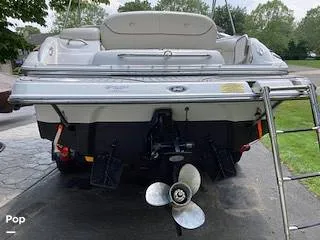 Slide: The Image of Crownline Boats 240 EX 2005 - 15663785