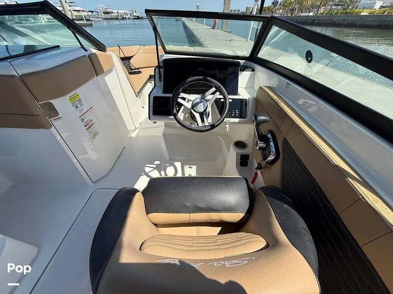 Slide: The Image of Captain's Chair - 15370058