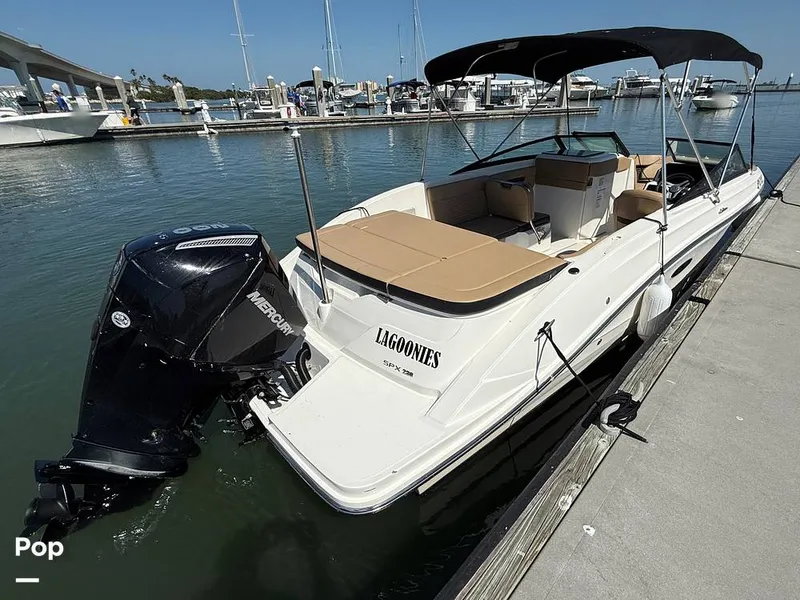 Slide: The Image of Mercury 200 HP Engine - 15370051