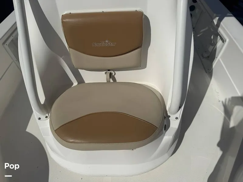 Slide: The Image of NauticStar 227 XTS 2023 - 16842361