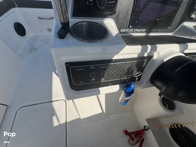 Slide: The Image of Bayliner DX2200 2023 - 15308139