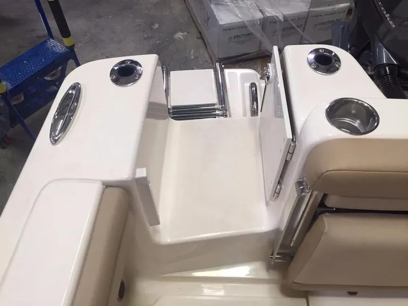 Slide: The Image of Scout 220 XSF 2026 - 42