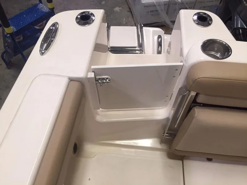 Slide: The Image of Scout 220 XSF 2026 - 43