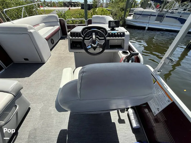 Slide: The Image of Godfrey Sweetwater 2286C 2023 - 15323063