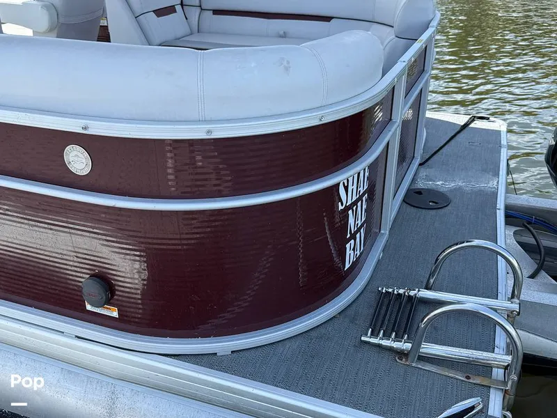 Slide: The Image of Godfrey Sweetwater 2286C 2023 - 15323106