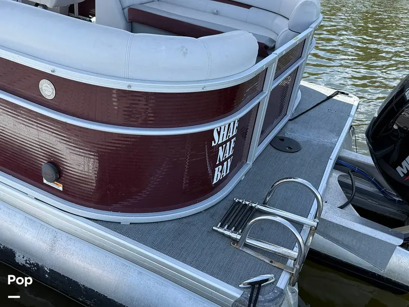 Slide: The Image of Godfrey Sweetwater 2286C 2023 - 15323107