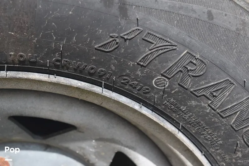 Slide: The Image of Tire Date Code: 2419 - 15562782