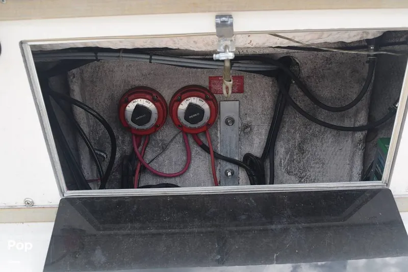 Slide: The Image of Battery Switches - 15562790