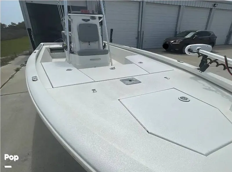 Slide: The Image of Bow Casting Deck With Storage - 15347709