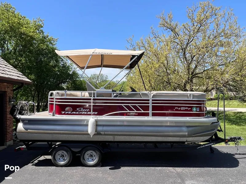 The Image of Sun Tracker Party Barge 20 DLX 2023 - 15472548