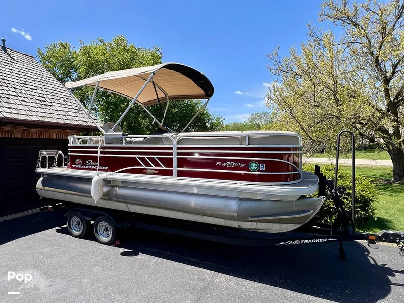 Slide: The Image of Sun Tracker Party Barge 20 DLX 2023 - 15472557