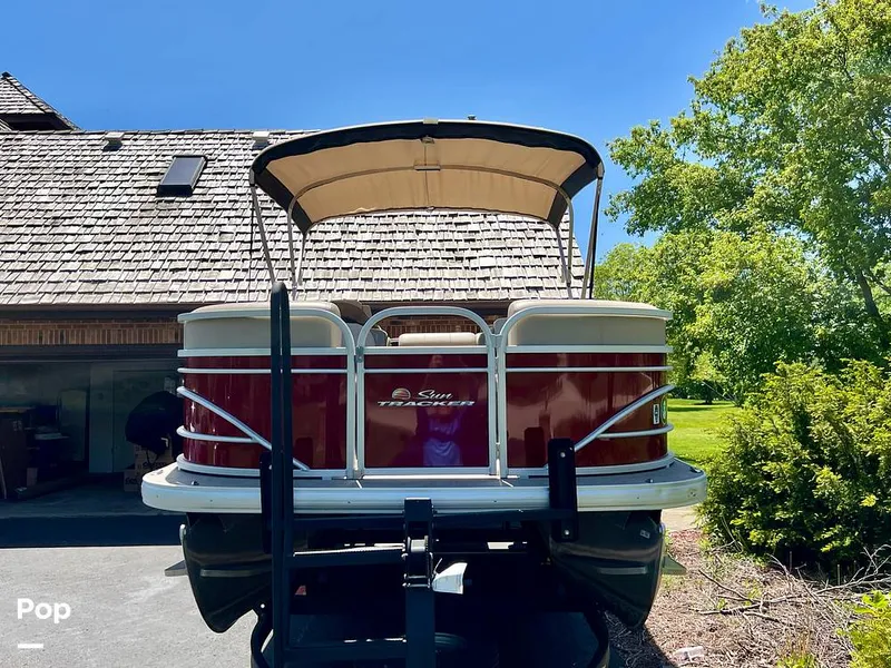 Slide: The Image of Sun Tracker Party Barge 20 DLX 2023 - 15472558