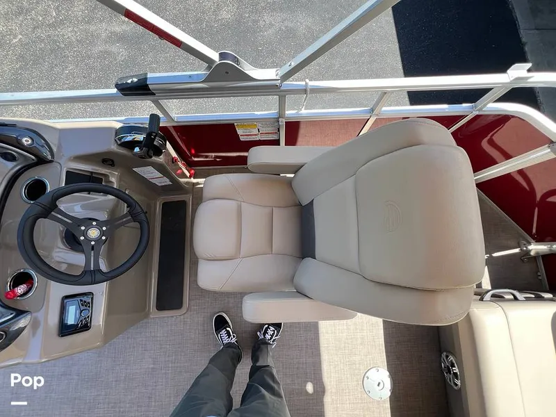 Slide: The Image of Sun Tracker Party Barge 20 DLX 2023 - 15472572