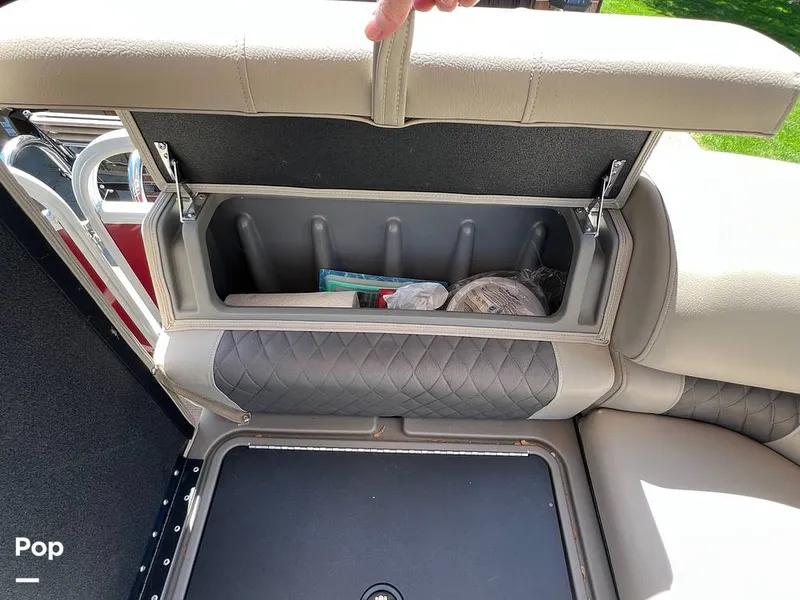 Slide: The Image of Sun Tracker Party Barge 20 DLX 2023 - 15472659