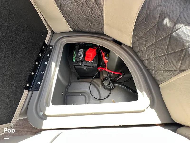 Slide: The Image of Sun Tracker Party Barge 20 DLX 2023 - 15472661