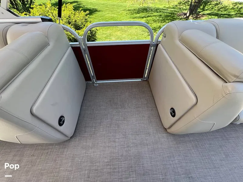 Slide: The Image of Sun Tracker Party Barge 20 DLX 2023 - 15472662