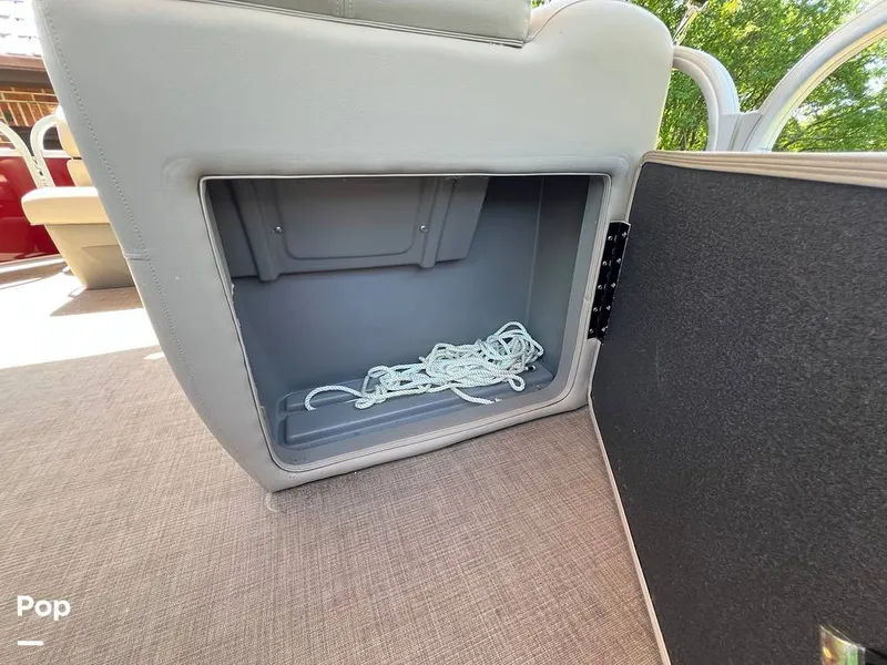 Slide: The Image of Sun Tracker Party Barge 20 DLX 2023 - 15472663