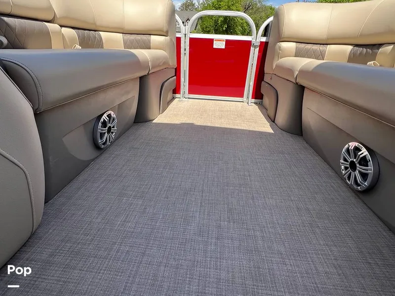 Slide: The Image of Sun Tracker Party Barge 20 DLX 2023 - 15472665