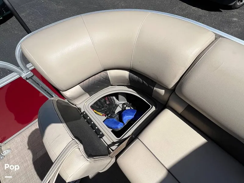 Slide: The Image of Sun Tracker Party Barge 20 DLX 2023 - 15472668