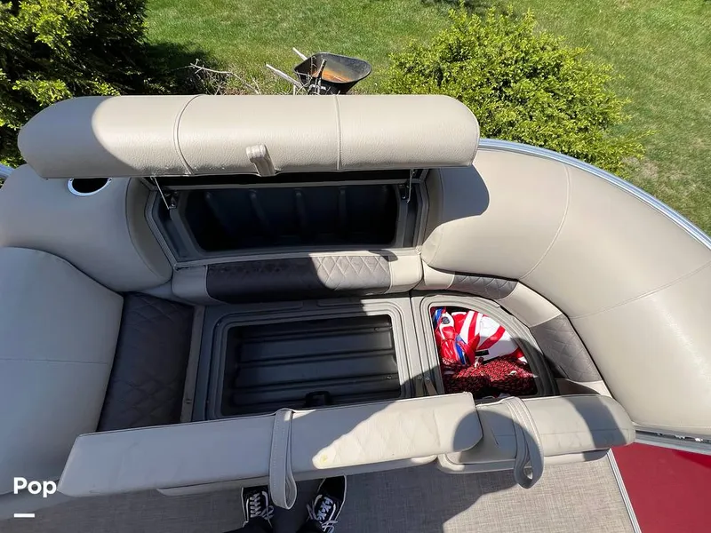 Slide: The Image of Sun Tracker Party Barge 20 DLX 2023 - 15472669