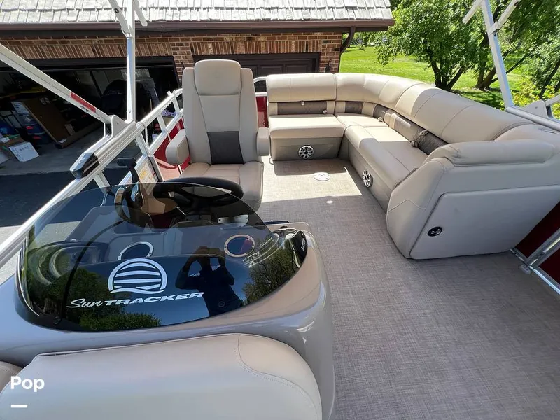 Slide: The Image of Sun Tracker Party Barge 20 DLX 2023 - 15472672