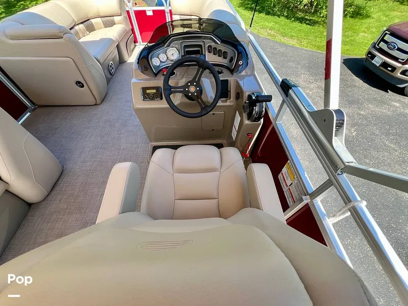 Slide: The Image of Sun Tracker Party Barge 20 DLX 2023 - 15472673