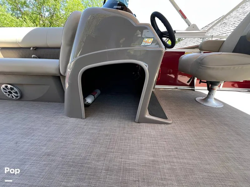 Slide: The Image of Sun Tracker Party Barge 20 DLX 2023 - 15472678