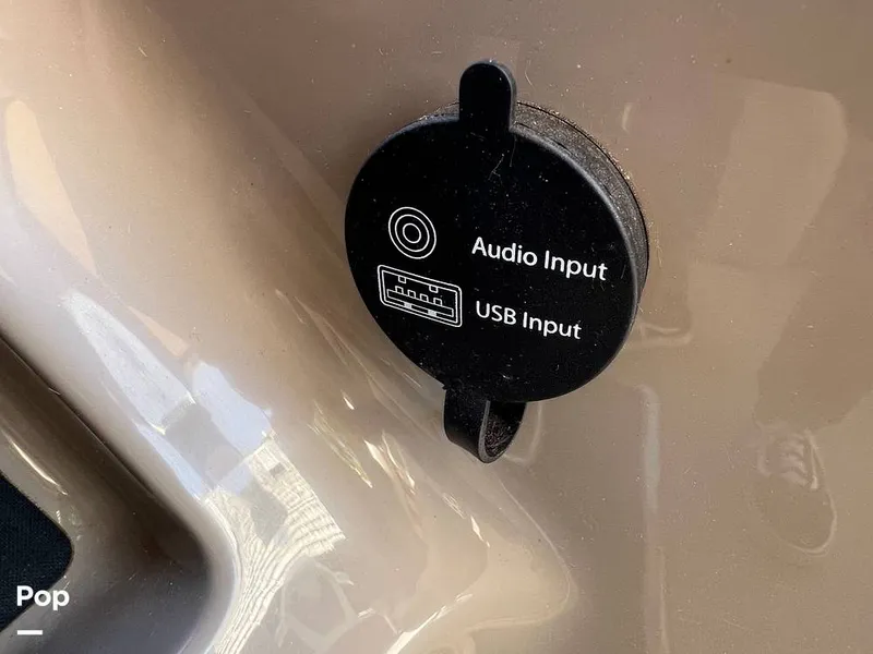 Slide: The Image of Sun Tracker Party Barge 20 DLX 2023 - 15472683