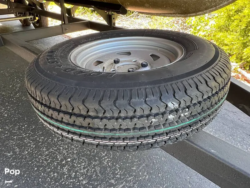 Slide: The Image of Sun Tracker Party Barge 20 DLX 2023 - 15472685