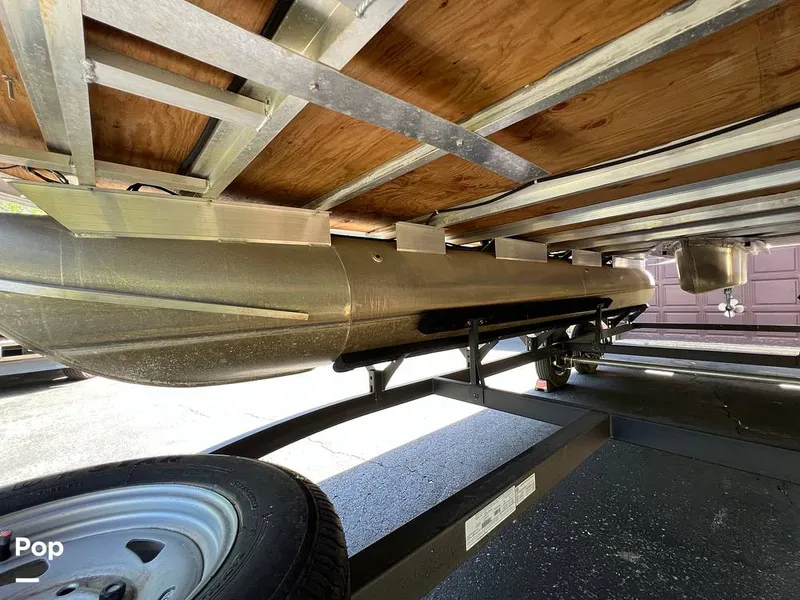 Slide: The Image of Sun Tracker Party Barge 20 DLX 2023 - 15472688