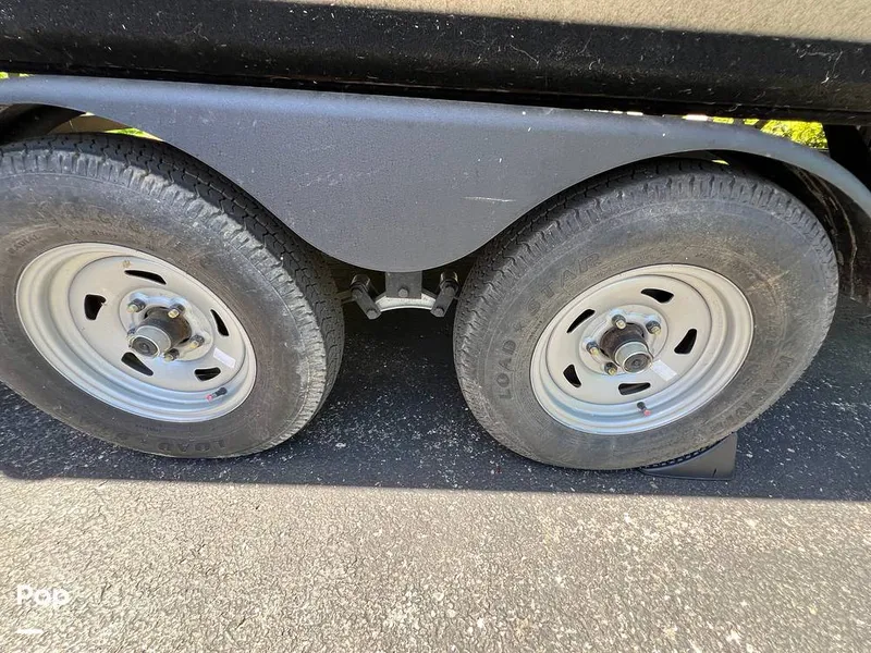 Slide: The Image of Sun Tracker Party Barge 20 DLX 2023 - 15472696