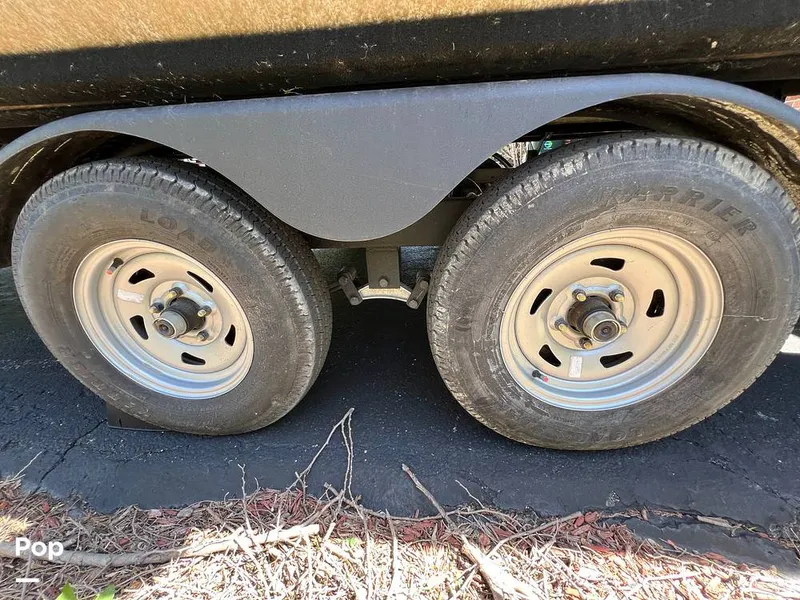 Slide: The Image of Sun Tracker Party Barge 20 DLX 2023 - 15472704