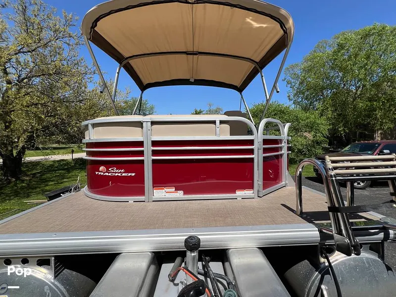 Slide: The Image of Sun Tracker Party Barge 20 DLX 2023 - 15472713
