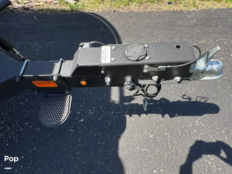 Slide: The Image of Sun Tracker Party Barge 20 DLX 2023 - 15472715