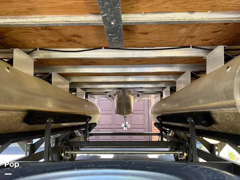 Slide: The Image of Sun Tracker Party Barge 20 DLX 2023 - 15472719