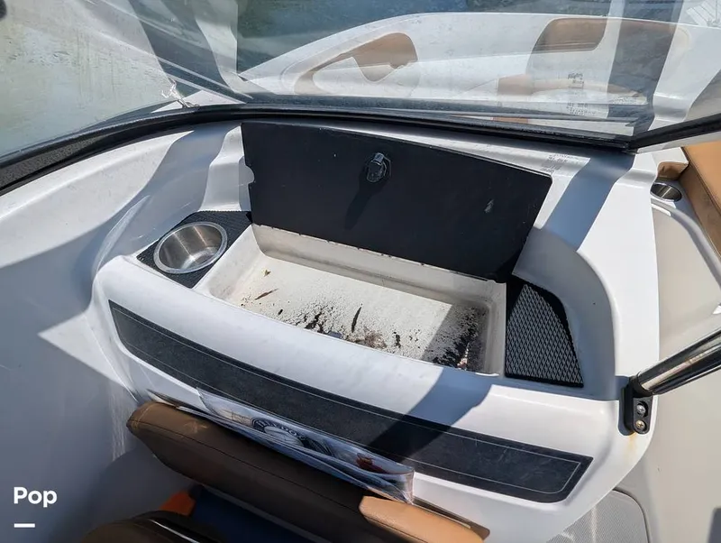 Slide: The Image of Bayliner VR5 OB 2021 - 15334753