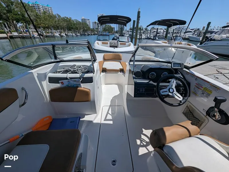 Slide: The Image of Bayliner VR5 OB 2021 - 15334732