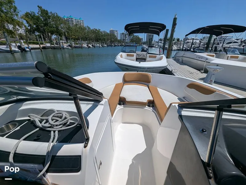Slide: The Image of Bayliner VR5 OB 2021 - 15334734
