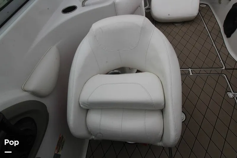 Slide: The Image of Captain's Chair - 15362097