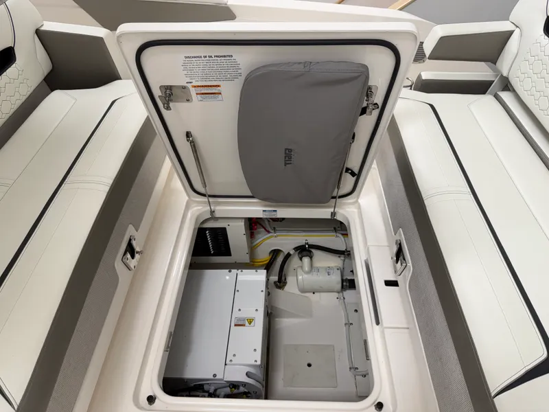 Slide: The Image of Tiara 34 LS 2023 - 23