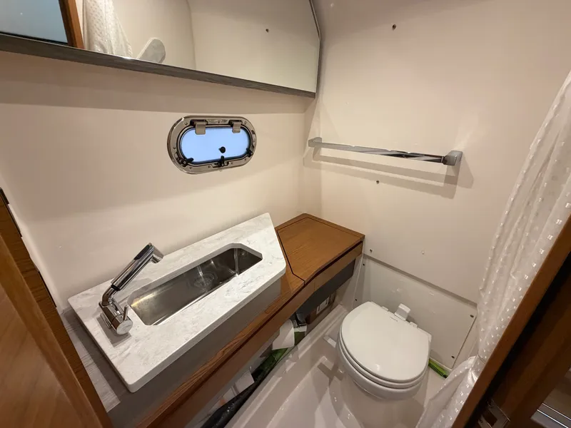 Slide: The Image of Tiara 34 LS 2023 - 31