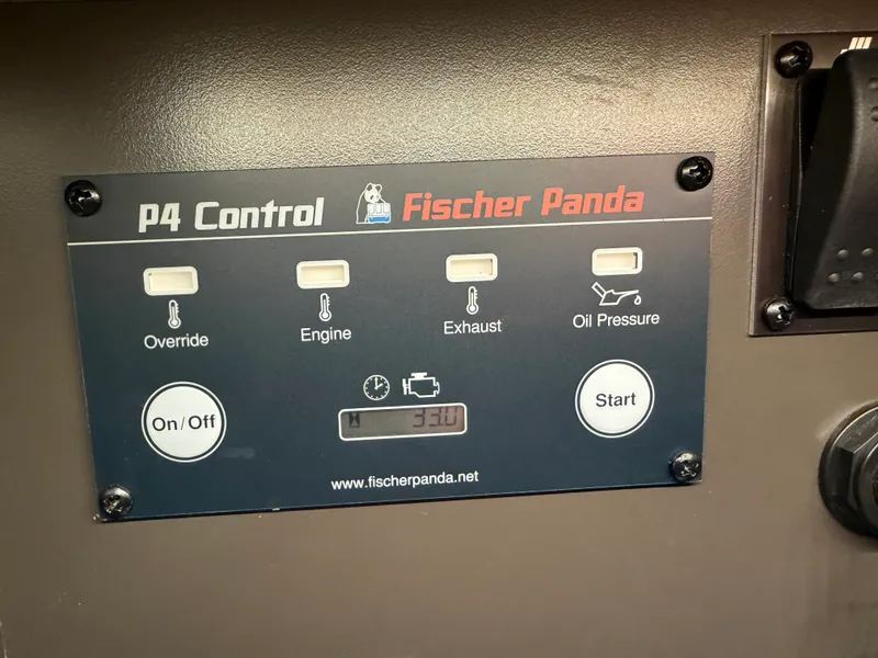 Slide: The Image of Tiara 34 LS 2023 - 35