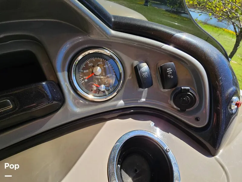 Slide: The Image of Sun Tracker SF 22 DLX 2023 - 15331478