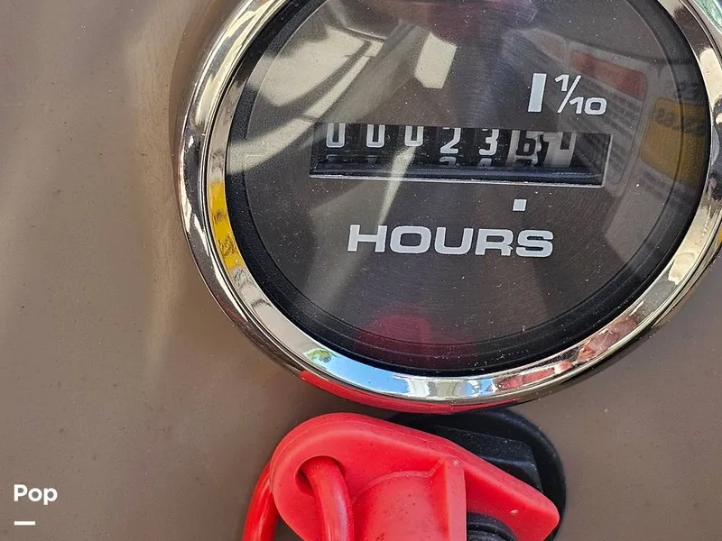 Slide: The Image of Sun Tracker SF 22 DLX 2023 - 15331481